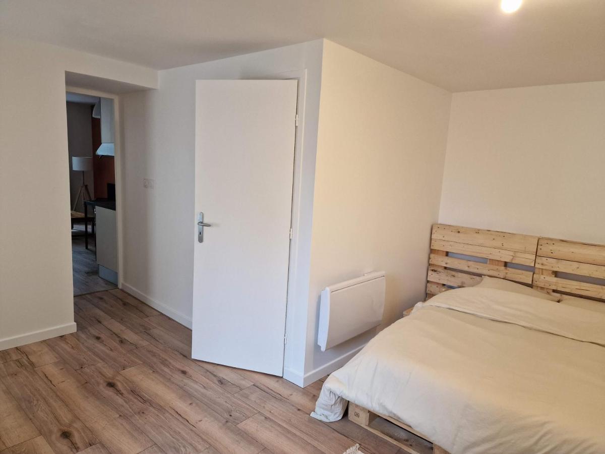 Logement de caractère en haute ville de Quimperlé Exterior foto